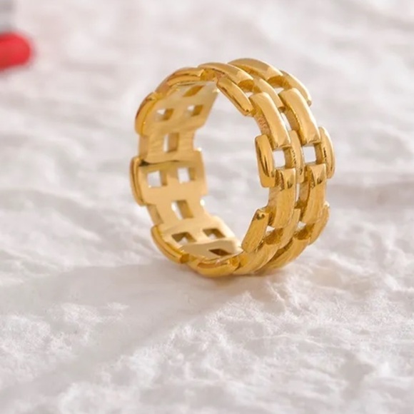 New Gold Geometric Wide Band Ring - Picture 5 of 14